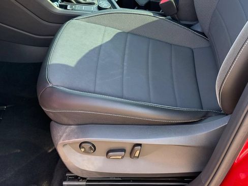 Certified 2023 Volkswagen Taos SE w/ Panoramic Sunroof Package AWD/4WD image 23