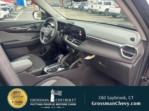 New 2026 Chevrolet TrailBlazer LT w/ LT Cold Weather Package FWD image 21