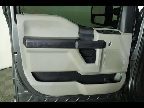 Used 2017 Ford F250 XL w/ STX Appearance Package AWD/4WD image 17
