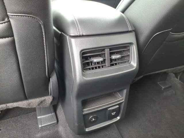 Certified 2024 Ford Edge Titanium AWD/4WD image 11