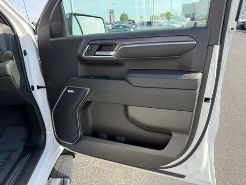 Used 2023 Chevrolet Silverado 1500 LTZ w/ LTZ Convenience Package II AWD/4WD image 25