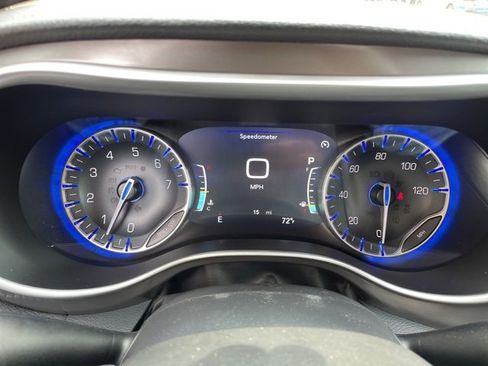 New 2025 Chrysler Pacifica Select image 27