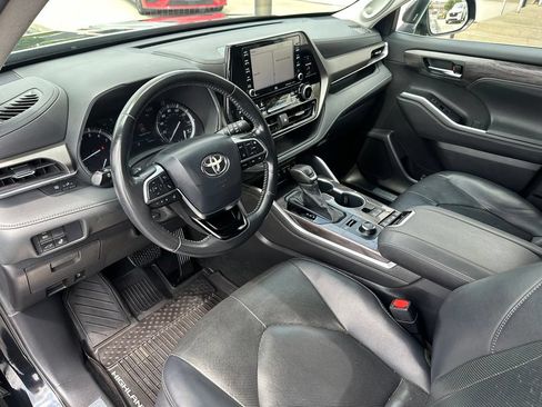 Used 2020 Toyota Highlander Limited AWD/4WD image 9