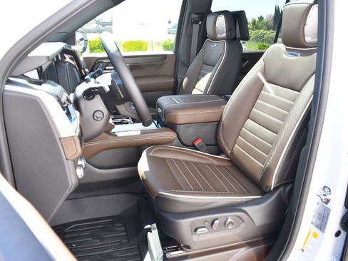 New 2026 GMC Yukon XL Denali Ultimate w/ LPO, Floor Liner Package image 26