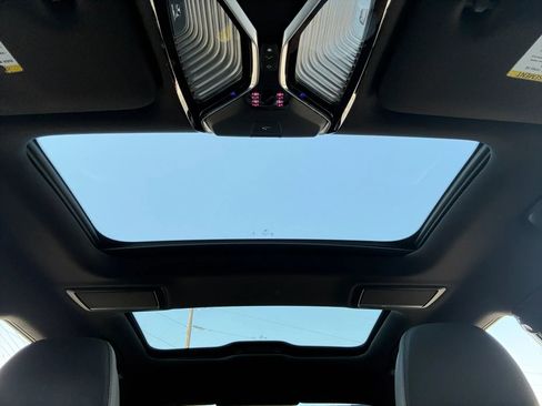 Used 2019 BMW 740i w/ Executive Package image 14