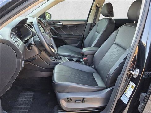 Used 2022 Volkswagen Tiguan SE w/ Panoramic Sunroof Package FWD image 15