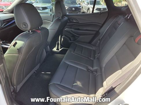 Used 2025 Chevrolet Trax RS w/ Driver Confidence Package FWD image 9