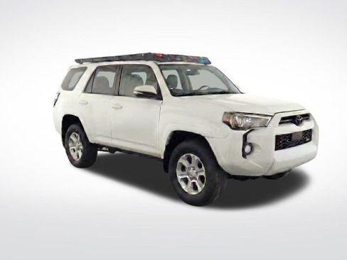 Used 2020 Toyota 4Runner SR5 Premium w/ Moonroof Package image 4