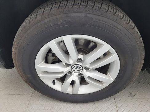 Used 2016 Volkswagen Tiguan S image 31