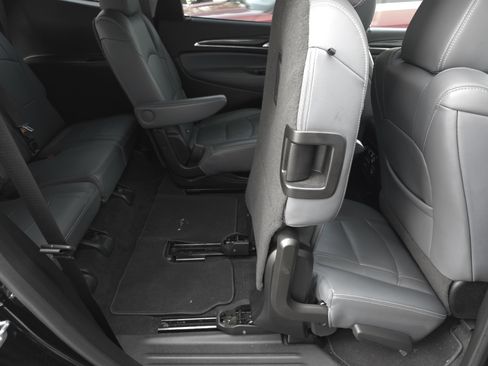 Used 2021 Buick Enclave Essence w/ Sound and Sites Package image 24