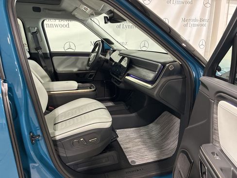 Used 2022 Rivian R1T Adventure image 25