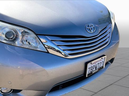 Used 2013 Toyota Sienna Limited w/ Premium Pkg AWD/4WD image 29