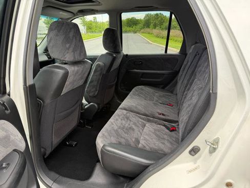 Used 2004 Honda CR-V EX image 16
