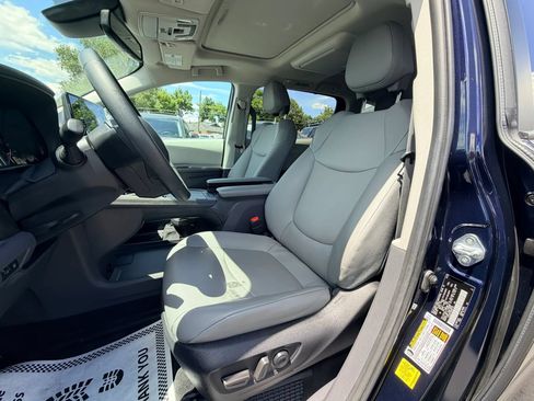 Used 2022 Toyota Sienna XLE w/ XLE Plus Package AWD/4WD image 10