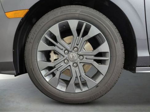 New 2026 Honda Odyssey Touring image 8
