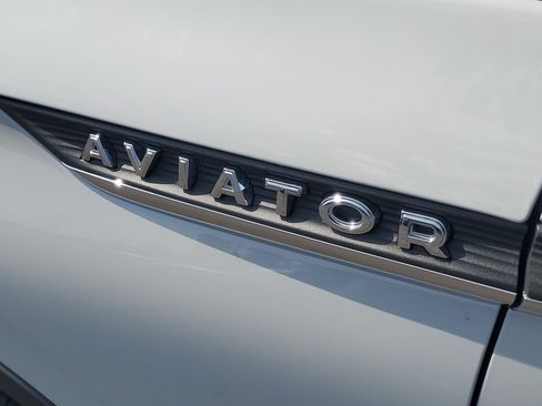 New 2027 Lincoln Aviator AWD image 7