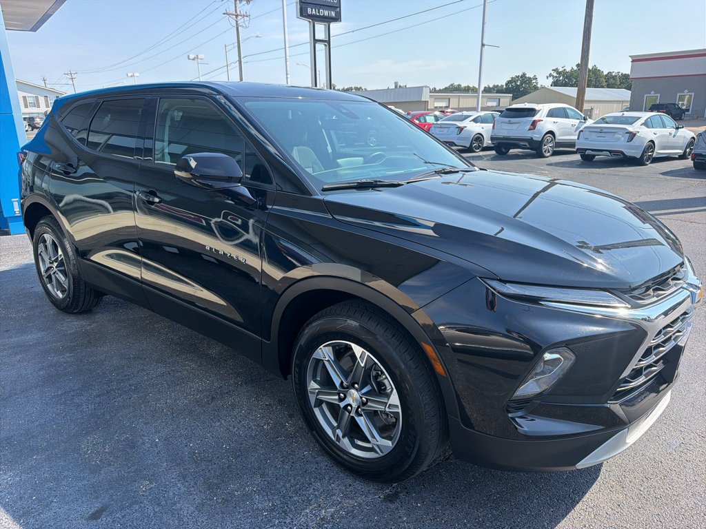 Used 2025 Chevrolet Blazer LT AWD/4WD image 4