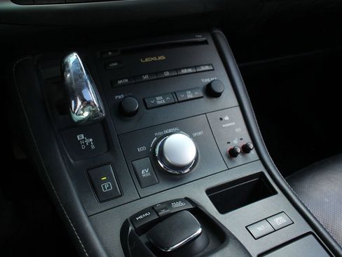 Used 2011 Lexus CT 200h Premium w/ Leather Pkg FWD image 32
