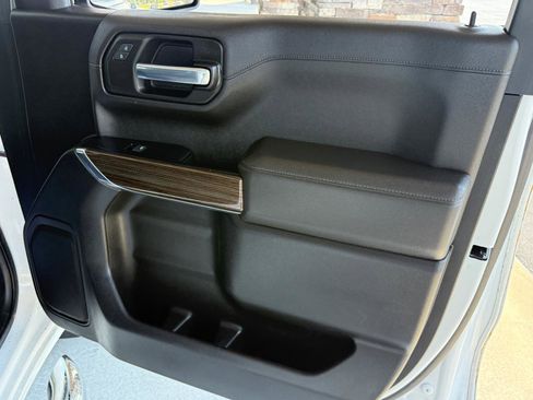 Used 2022 Chevrolet Silverado 1500 RST AWD/4WD image 13
