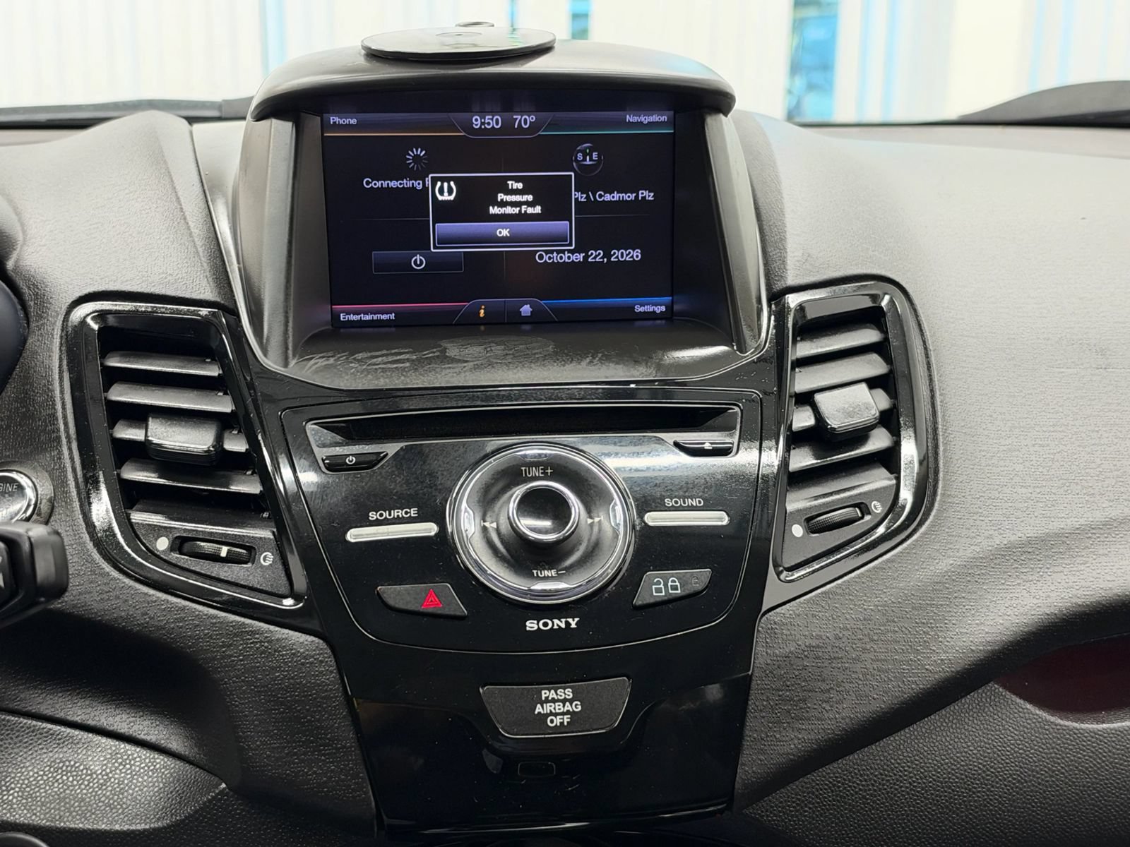 Used 2014 Ford Fiesta Titanium FWD image 32