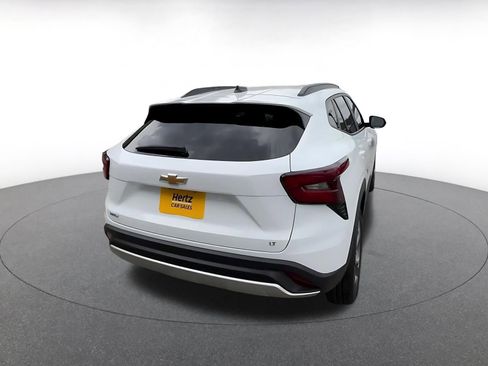 Used 2025 Chevrolet Trax LT image 15