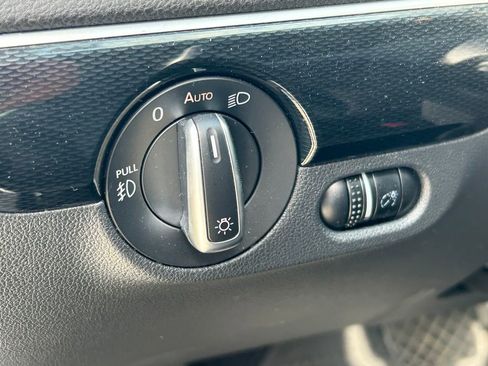 Used 2017 Volkswagen Jetta SEL image 28