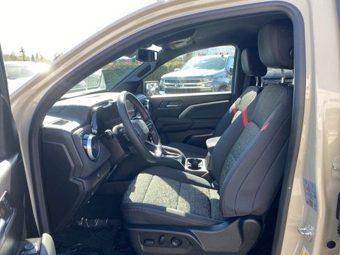 Used 2024 Chevrolet Colorado Z71 w/ Z71 Convenience Package 2 image 19