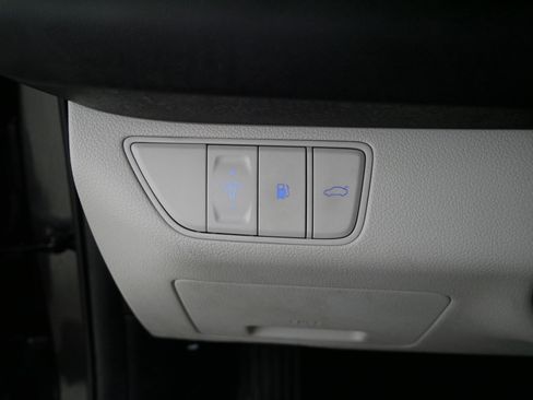 Used 2023 Genesis G70 2.0T image 26