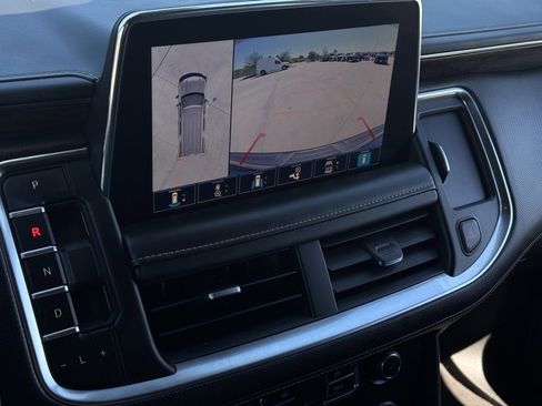 Used 2021 Chevrolet Tahoe Premier w/ Premium Package image 19