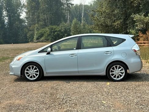 Used 2012 Toyota Prius V Five FWD image 6