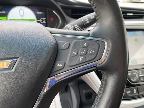Used 2020 Chevrolet Bolt LT FWD image 20