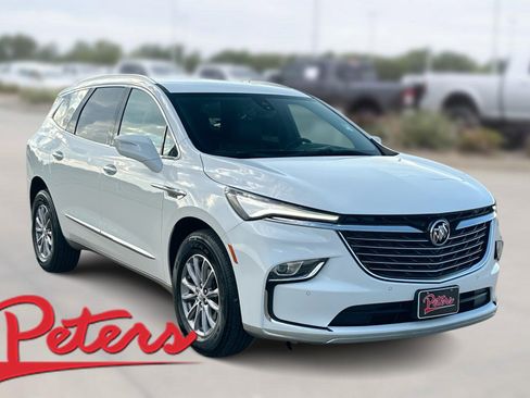 Used 2024 Buick Enclave Premium image 1