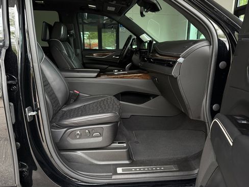 Used 2021 Cadillac Escalade Sport Platinum image 25