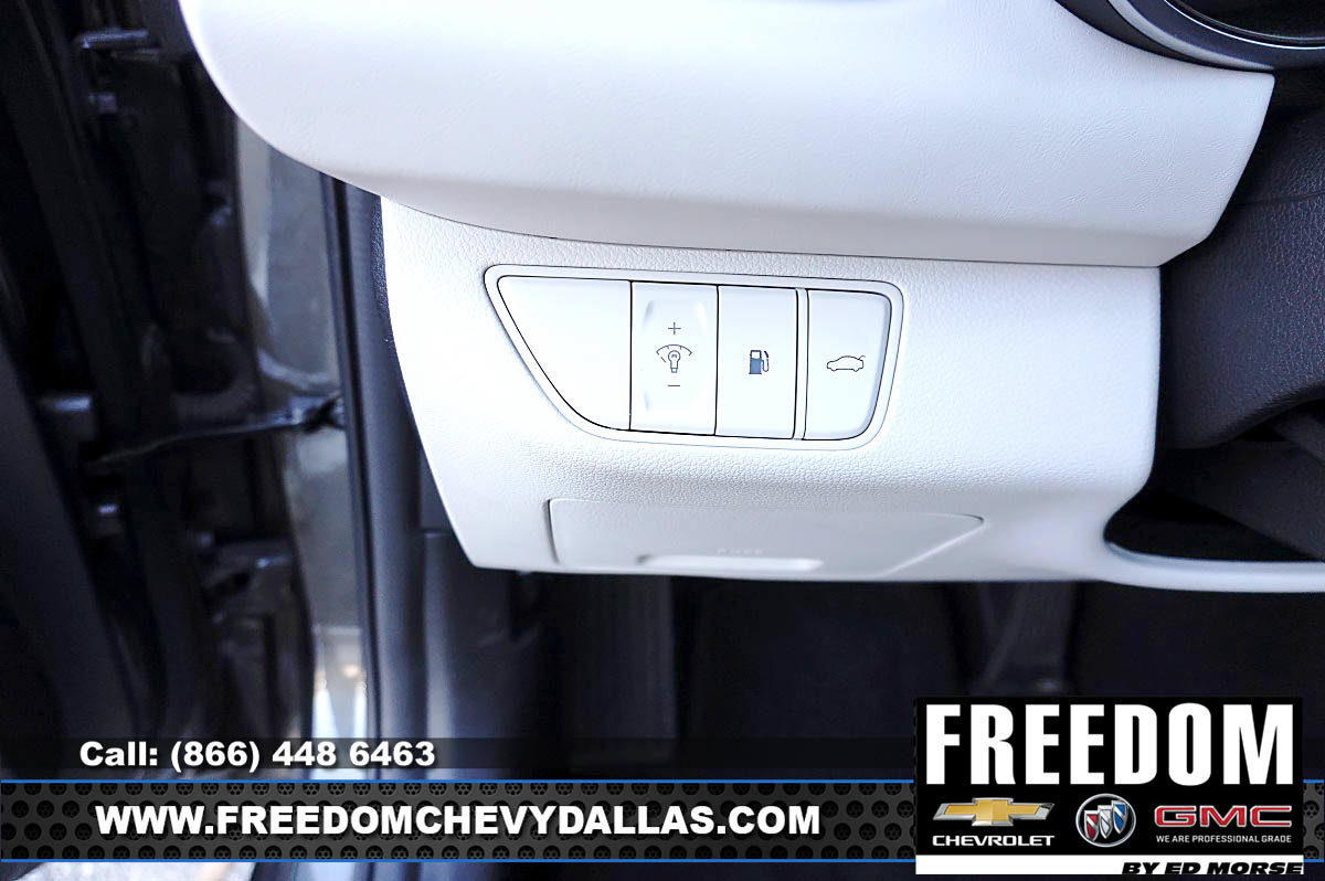 Used 2025 Genesis G70 2.5T RWD image 21