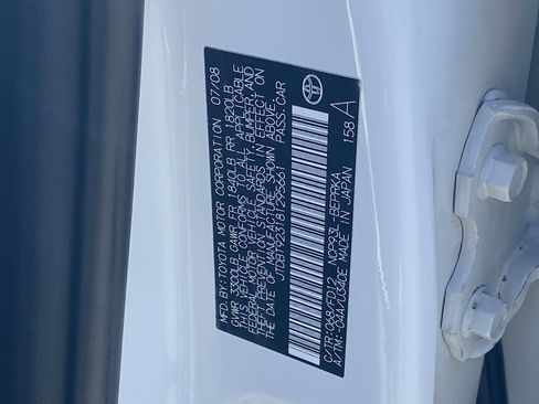 Used 2008 Toyota Yaris Base image 30