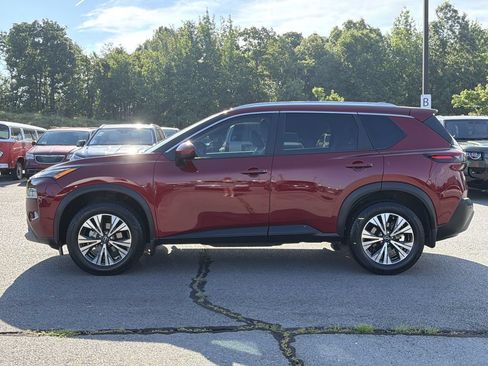 Used 2023 Nissan Rogue SV w/ SV Premium B Package FWD image 2