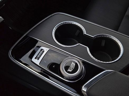 Certified 2025 Cadillac Lyriq Luxury image 23