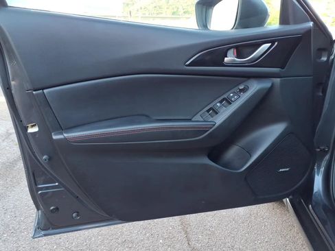 Used 2014 MAZDA MAZDA3 s Grand Touring w/ Technology Package FWD image 12