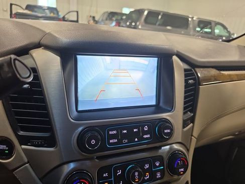 Used 2017 GMC Yukon Denali AWD/4WD image 9