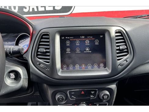 Used 2021 Jeep Compass Trailhawk AWD/4WD image 7
