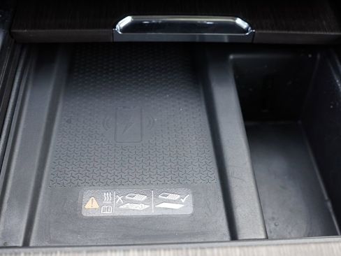 Certified 2025 GMC Acadia Denali image 32