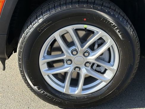 New 2026 Jeep Grand Cherokee L Laredo AWD/4WD image 16