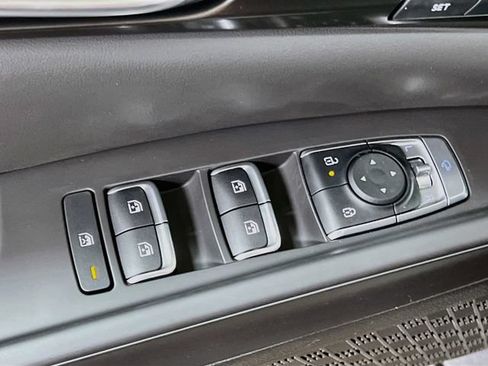 New 2027 Kia Carnival SX w/ Dark Edition Package FWD image 18
