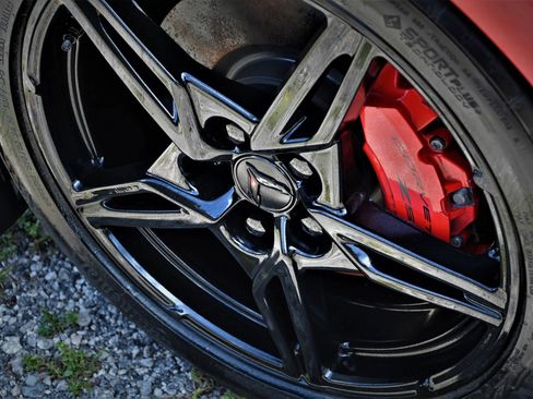 Used 2022 Chevrolet Corvette Stingray Convertible w/ Z51 Performance Package RWD image 10