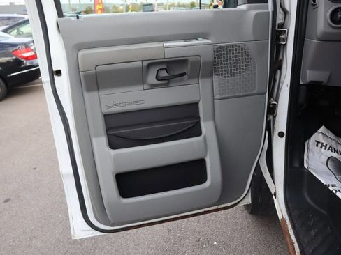 Used 2013 Ford E-250 and Econoline 250 w/ Commercial Cargo Van Pkg image 13