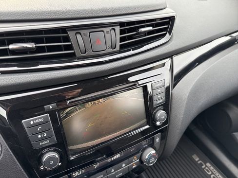 Used 2020 Nissan Rogue Sport SV image 15