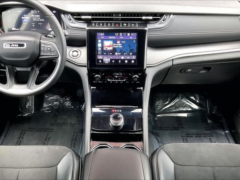 Used 2023 Jeep Grand Cherokee Altitude image 7