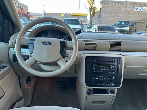 Used 2005 Ford Freestar SE image 17