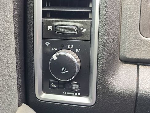 Used 2018 RAM 1500 Big Horn AWD/4WD image 34