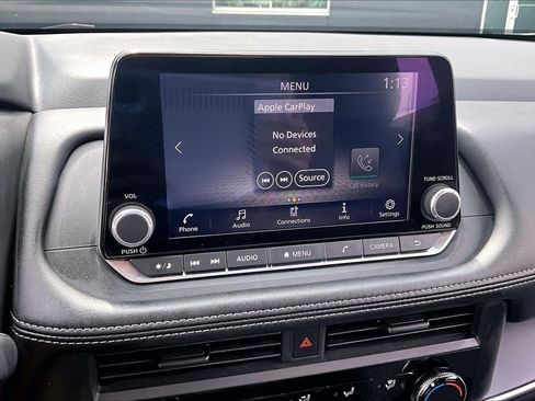 Used 2024 Nissan Rogue S image 30